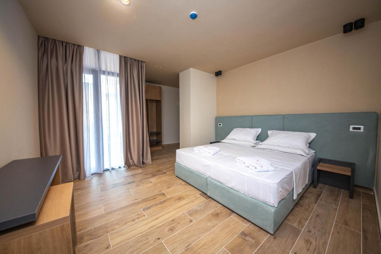 Hotel Alion21 Durres Bagian luar foto